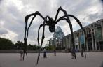 Aranha gigante no pátio da National Galery, em Ottawa, capital do Canadá